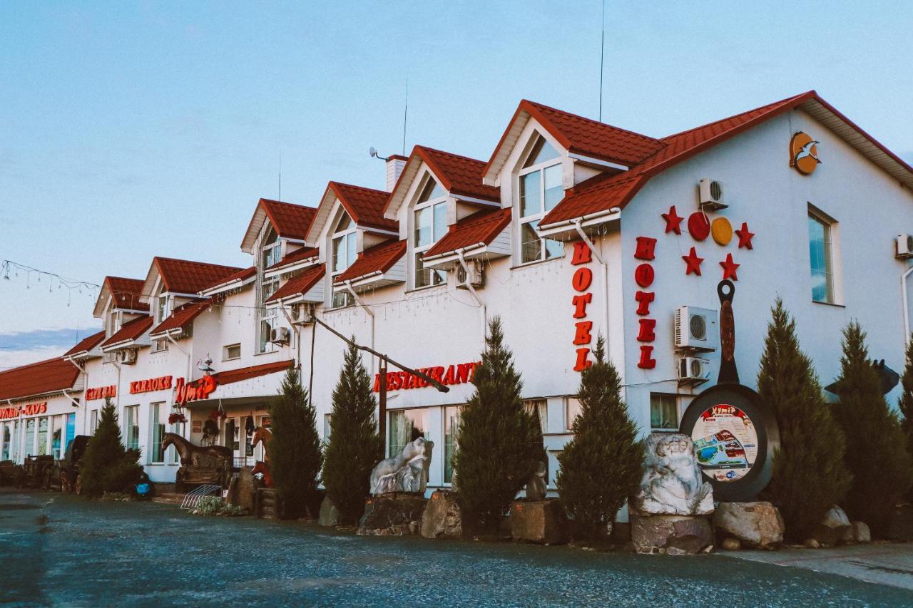 Complex Khutor Hotel Velyka Omelyana Exterior photo